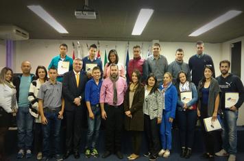 Delegação de estudantes da Colômbia visita sede do Consórcio