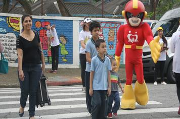 Campanha Travessia Segura encerra etapa de ações nas portas das escolas nesta quinta-feira (29)