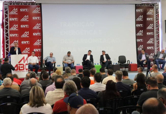 Grande ABC debate transição energética e descarbonização na mobilidade