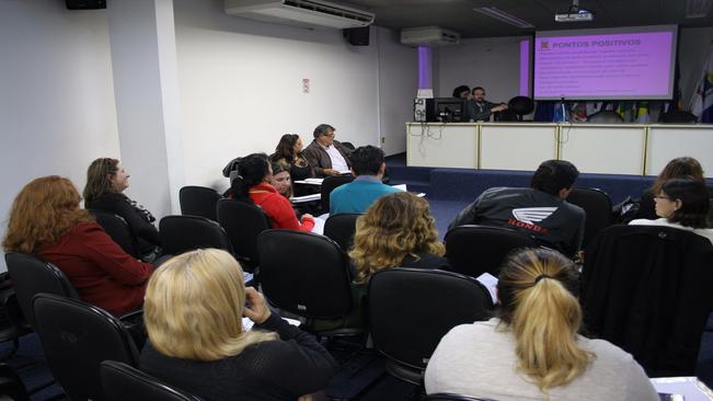 Sala de situação discute planos de contingência municipais contra o Aedes