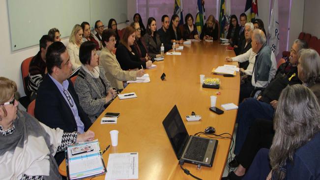 Consórcio e CVV debatem ações de prevenção ao suicídio