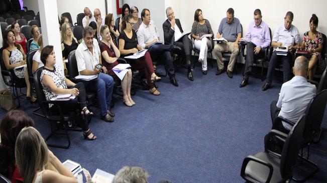 Consórcio inicia tratativas com Estado sobre descentralização de medicamentos de alto custo